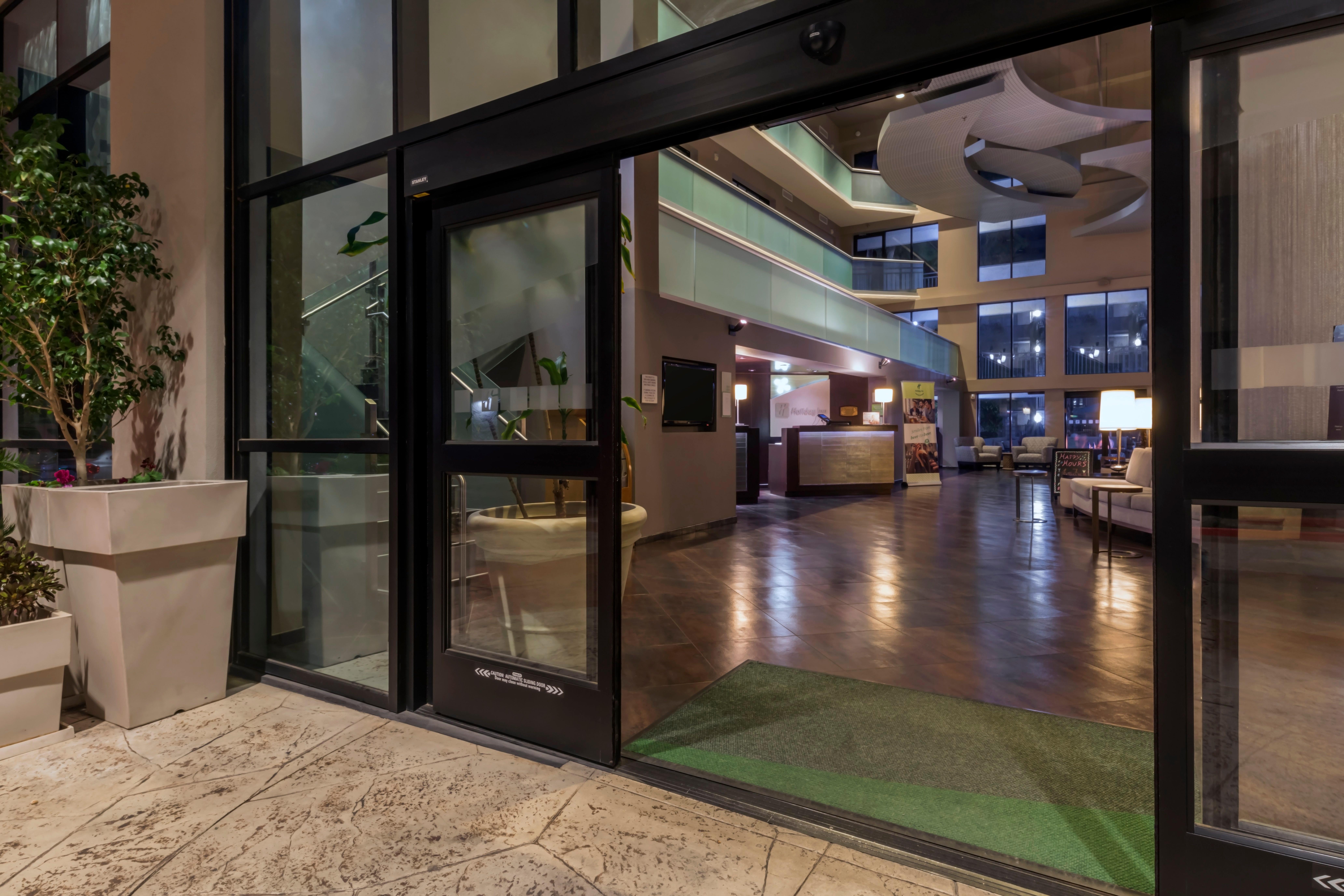 Holiday Inn And Suites Phoenix Airport North By Ihg Exterior foto