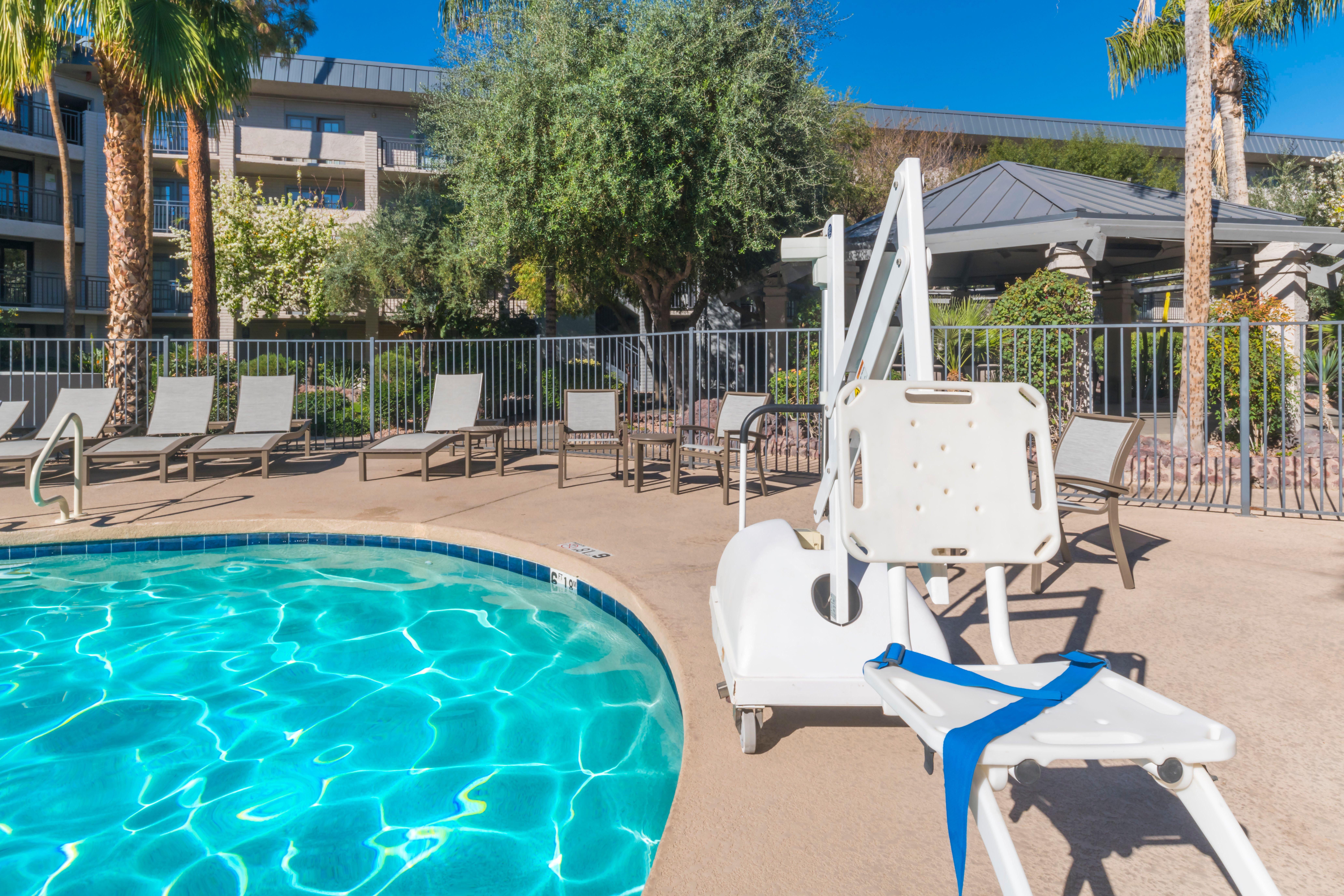 Holiday Inn And Suites Phoenix Airport North By Ihg Exterior foto