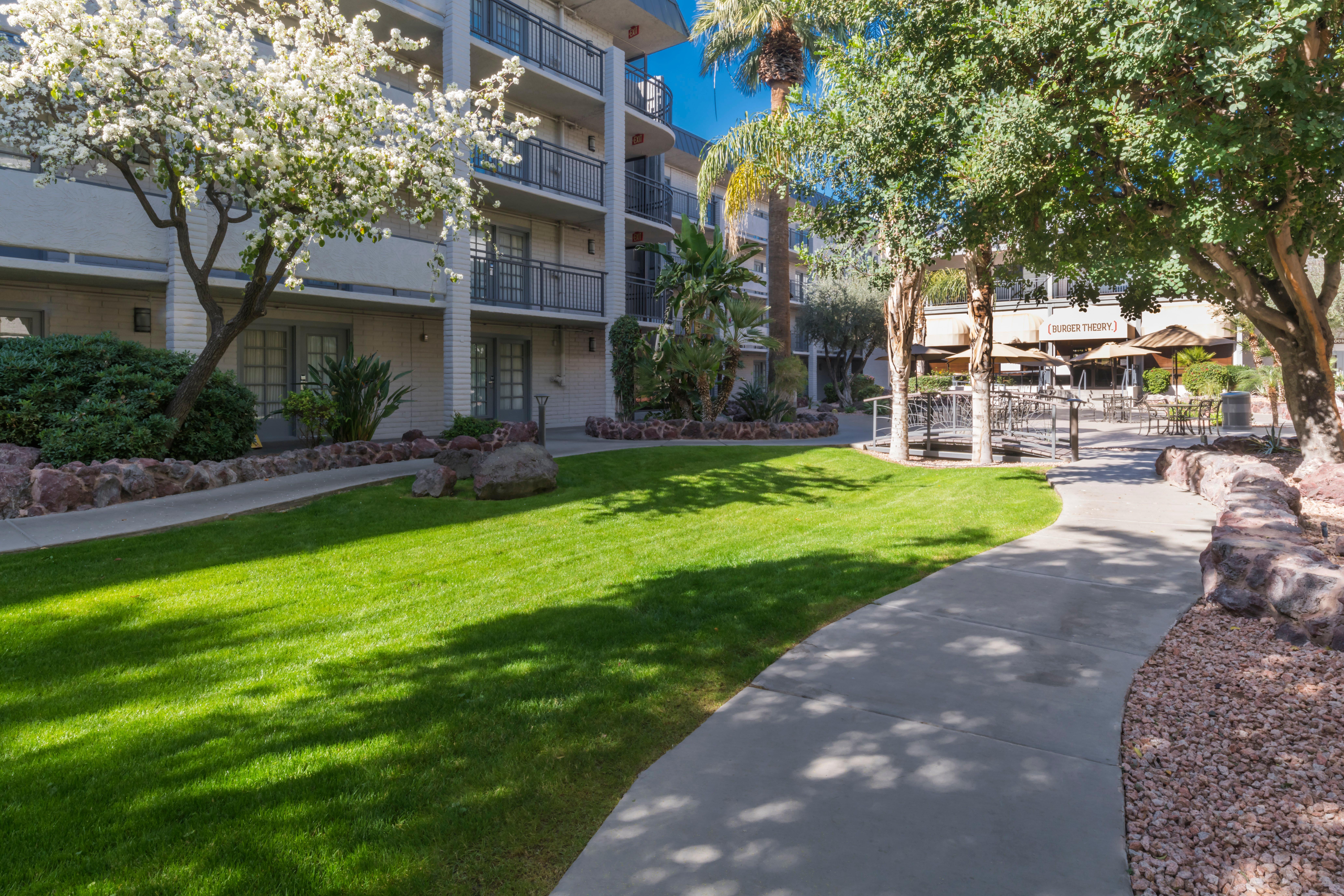 Holiday Inn And Suites Phoenix Airport North By Ihg Exterior foto