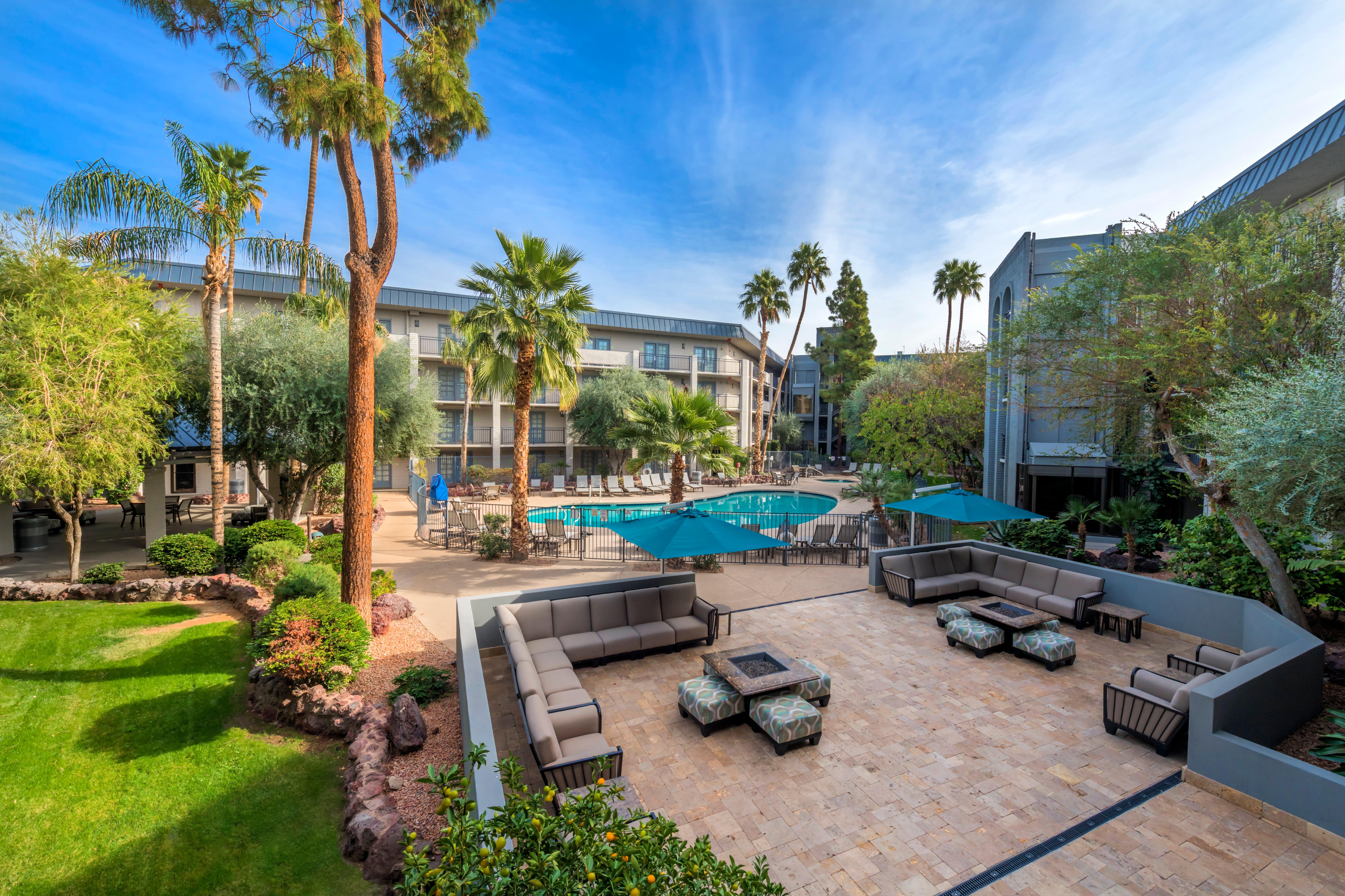 Holiday Inn And Suites Phoenix Airport North By Ihg Exterior foto