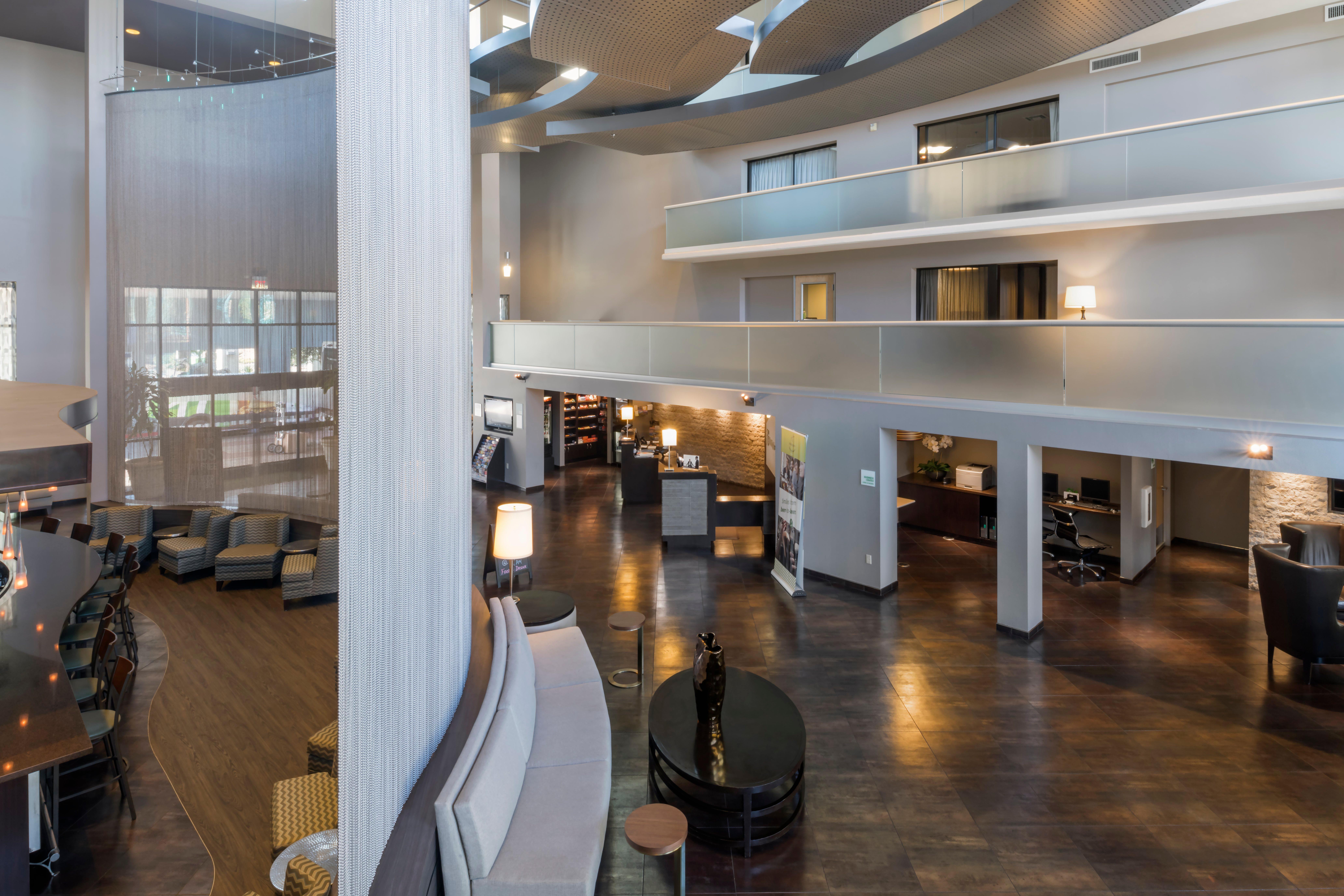 Holiday Inn And Suites Phoenix Airport North By Ihg Exterior foto