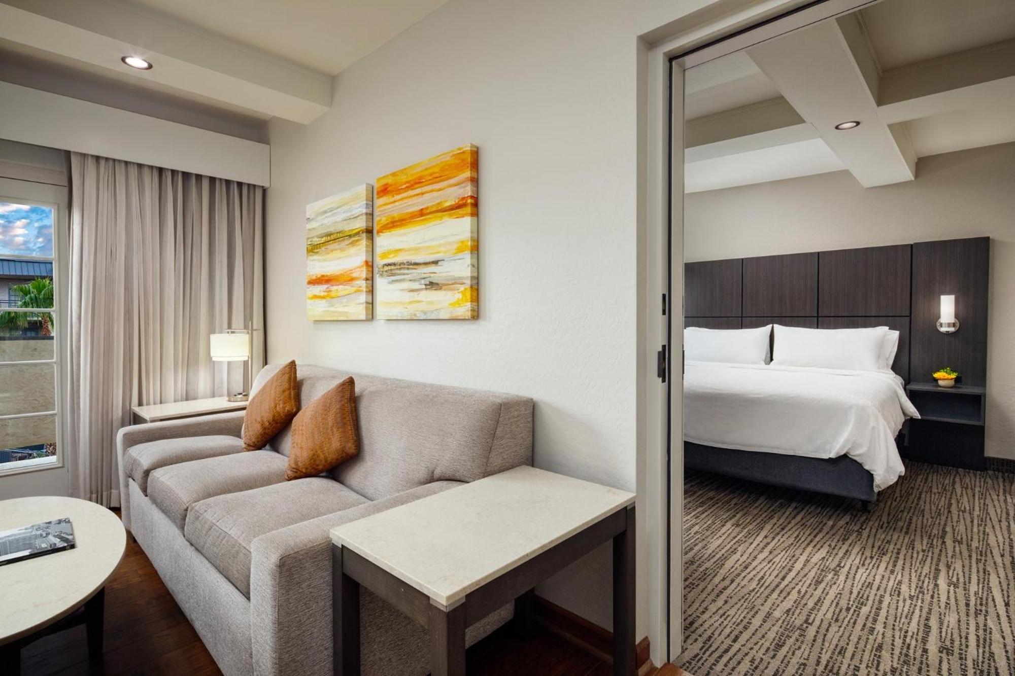 Holiday Inn And Suites Phoenix Airport North By Ihg Exterior foto