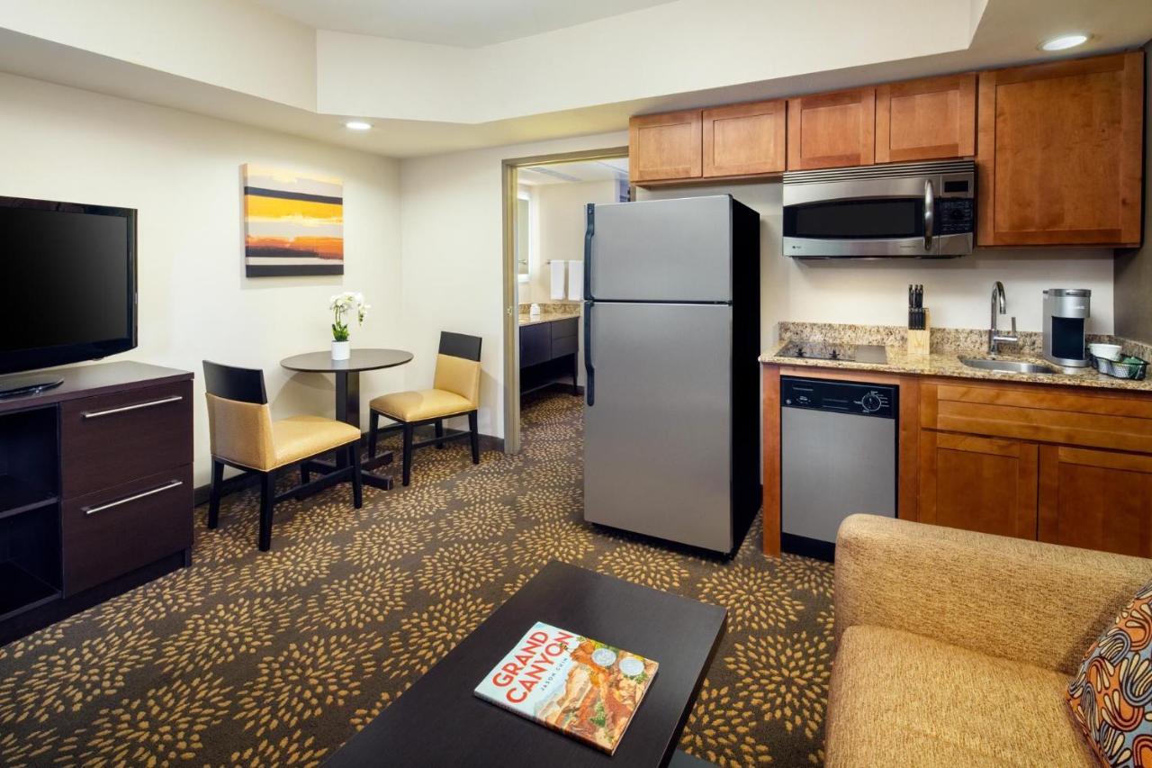 Holiday Inn And Suites Phoenix Airport North By Ihg Exterior foto