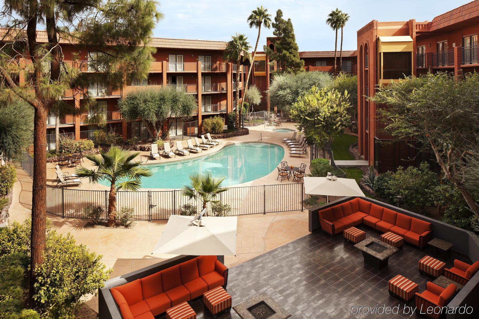 Holiday Inn And Suites Phoenix Airport North By Ihg Exterior foto